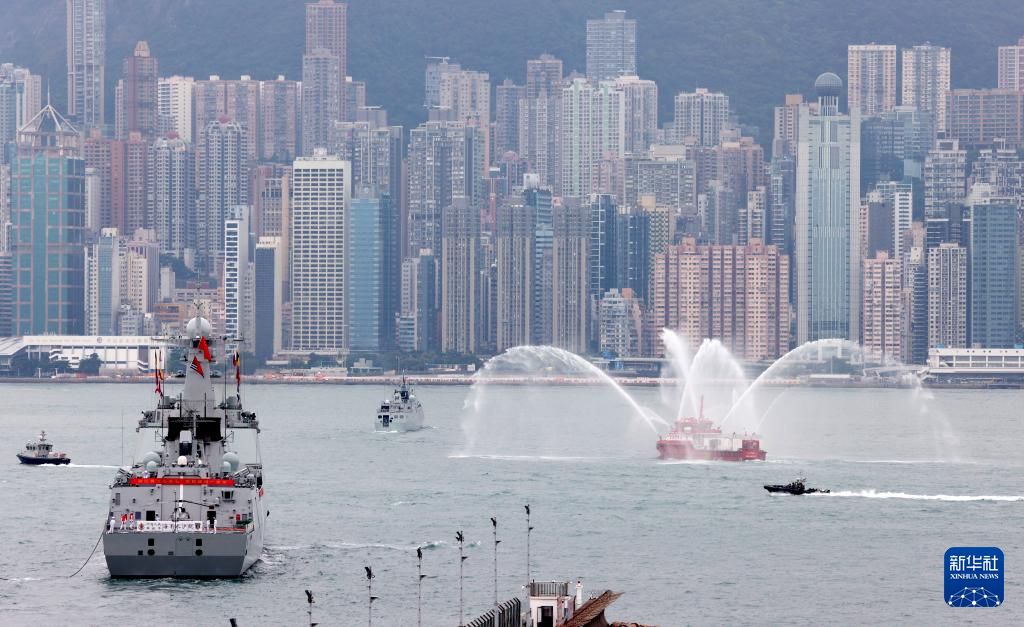 海军舰艇编队圆满完成访问香港活动返航