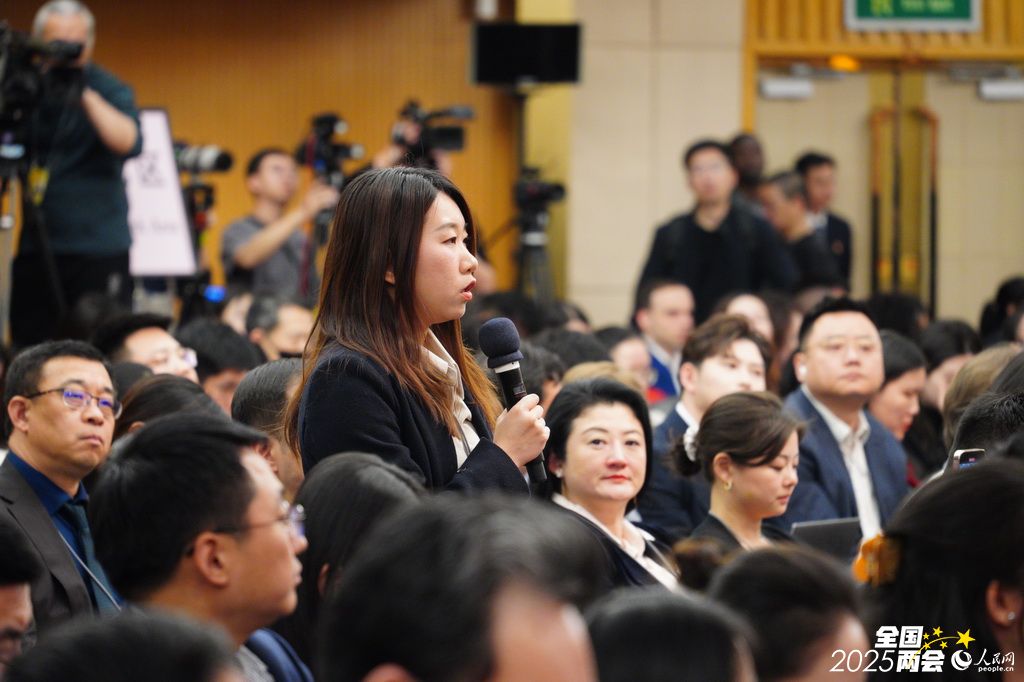 香港商报记者提问