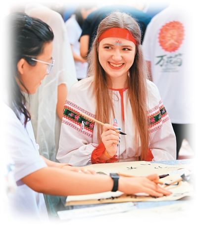 外媒关注2025年上海合作组织峰会——  海河之滨聚首，上合再启新程（国际论道）