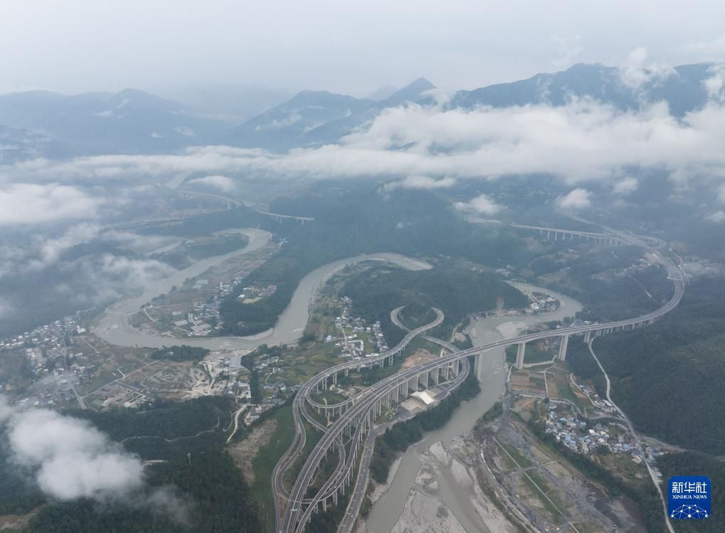 四川九绵高速全线通车 成都至九寨沟4个小时可达【3】