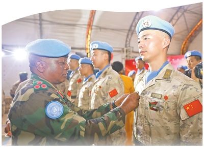 中国维和官兵被授予联合国“和平勋章”