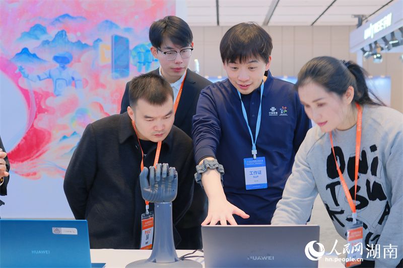 算力交锋 “黑科技”扎堆亮相世界计算大会