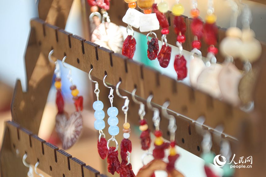 山茱萸迎来丰收季 “小红果”成富民大产业