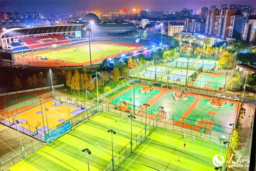 江西南康：冬日运动健身热