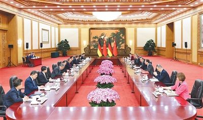 李强同德国总理默茨会谈